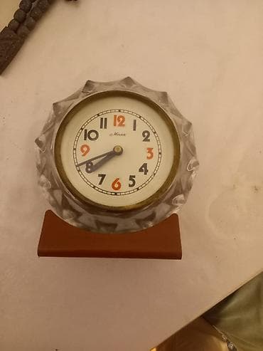 Masaüstü saatlar, Mexaniki, Saniyə əqrəbi