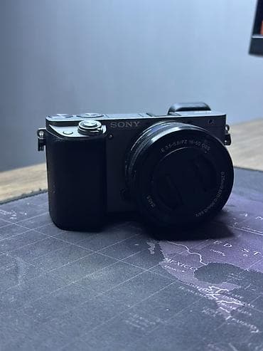 sony qulaqcıq: Sony Alpha 6000 seriyalı aynasız fotoaparat + 16-50mm kit obyektiv — 4