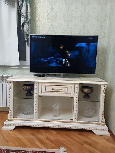 komod: Klassik üslubda ağ rəngli dəst: TV stendi və güzgülü komod Türkiyə — 4