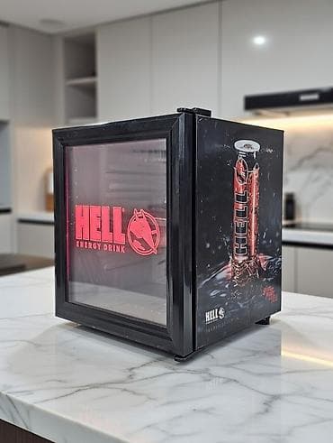 Dərin dondurucular: HELL Energy Drink mini vitrini/soyuducu vitrin - Brendli vitrin: ön — 1