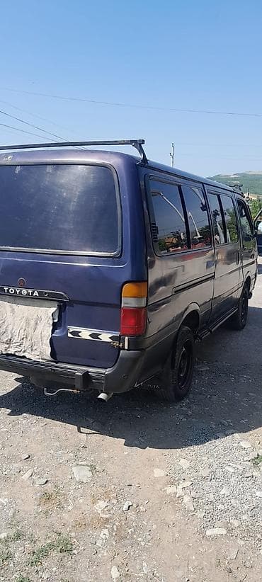 ford transit салон: Toyota Hiace: 2.4 л | 1990 г. Бус — 4