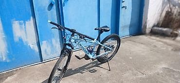 Crosser dağ velosipedi – yüngül mavi/alət mavisi rəng sxemi ilə