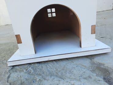 pişiy evi: Ağ rəngdə,su keçirməyən materialdan hazırlanmış it/pişik evi. Həm — 5