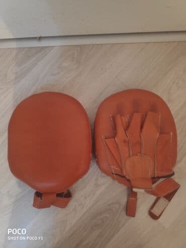 Boks üçün fokus mittləri (pair) Az islenilib. - Material: süni dəri -