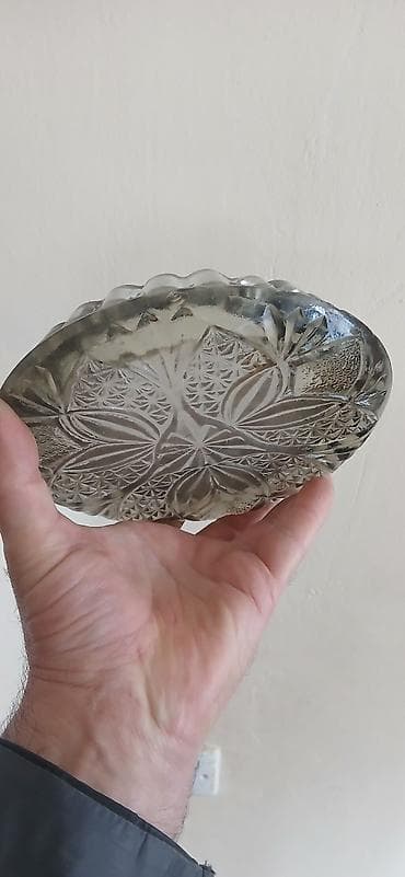 Şüşə naxışlı kulqabi, qedimi, babalarin dovrunden qalmis - Material