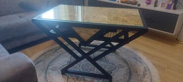 qara dikt: Jurnal masası, Açılmayan, Fanerka (dikt), Kvadrat masa — 1