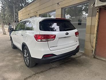 tap az jeep: Kia Sorento – ağ rəngli, şəhər və uzun yol üçün rahat və geniş — 3