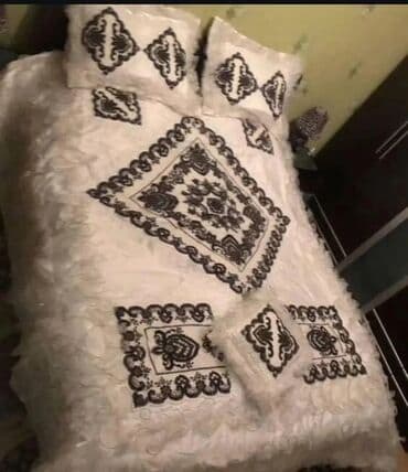 divan ucun ortukler: Pakrıval, tezedi Qiymət: 25 manat Ünvan: Kohne guneşli (__ay) Daha — 1