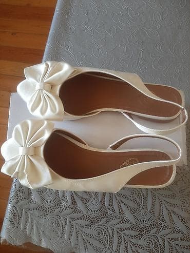 женские демисезонные туфли: Məhsul: Qadın ayaqqabısı – krem/şampan rəngli, bantlı slingback model — 1