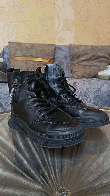 deri plas: Qara dəri qadın botları - Model: Yarımboğaz, şnurlu - Rəng: Qara - — 2