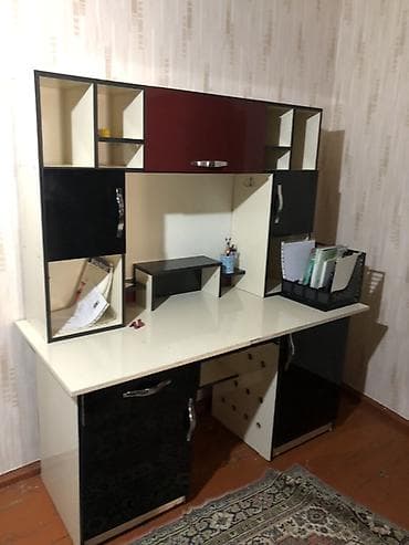 Komplekt iş masası və üst dolablı rəf sistemi - Material