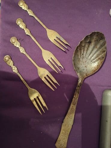 Qədmi vilka qaşıq antikvar bir şeydi lalafo.az -da Qədmi vilka qaşıq antikvar bir şeydi