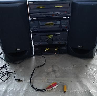 Technics mini hi-fi musiqi sistemi 1994–1995-ci illərdə Yaponiyada