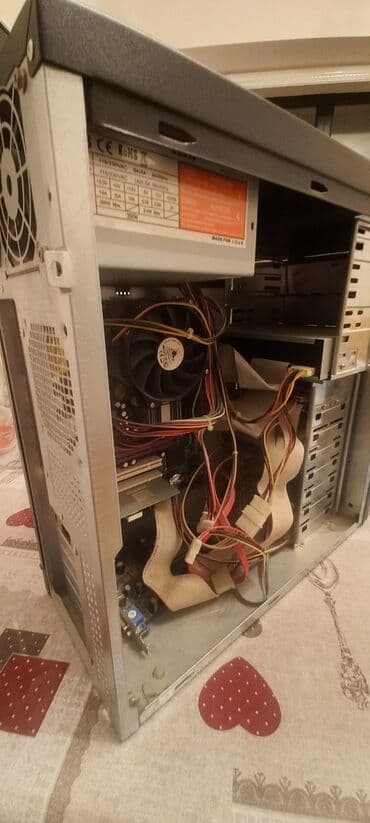 корпус для компьютера: Masaüstü kompüter korpusu – ATX midi-tower - Rəng: qara, ön hissədə — 6