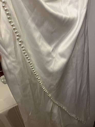 mazol üçün krem: Zərif ağ atlas gəlinlik/paltar - Parça: Yüngül və parlaq atlas (saten — 3