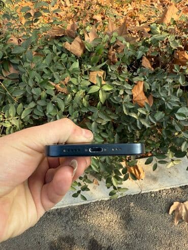 iphone xacmaz: IPhone 13, 128 GB, Midnight, Simsiz şarj, Face ID — 6