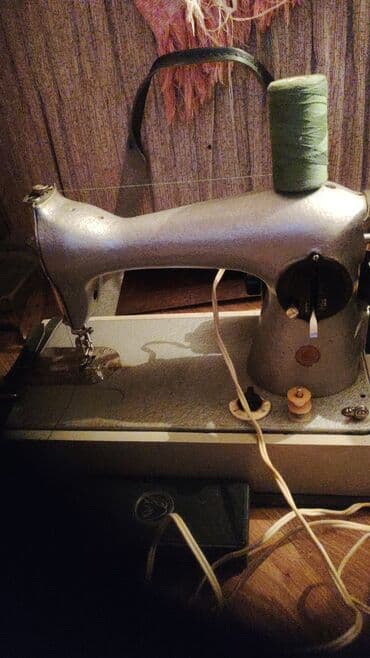 seyf demir qapi: Diqqət cox qədimi sandıgq. 1 əsrə yaxın yaşı var. Bunun icinə həmişə — 3