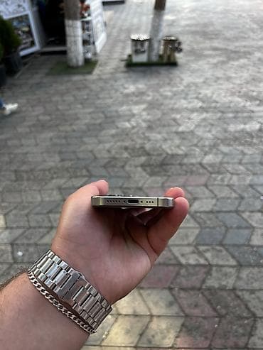 15 plus: IPhone 15 Pro, 128 GB, Natural Titanium, Face ID — 5