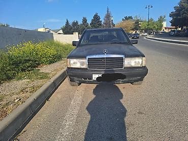190 kredit: Mercedes-Benz 190 (W201): 2 l | 1992 il Sedan — 1