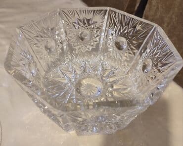 dubay şokoladı qiyməti: 23 sm xrustal meyve qabi satilir. Qiymeti 20 manat — 1