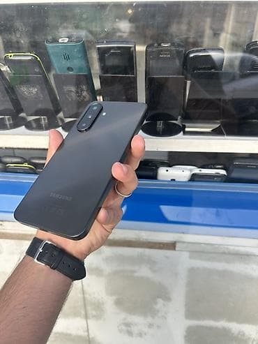 Samsung Galaxy A17, 256 GB, rəng - Qara, Zəmanət, Sensor, Barmaq izi — 3