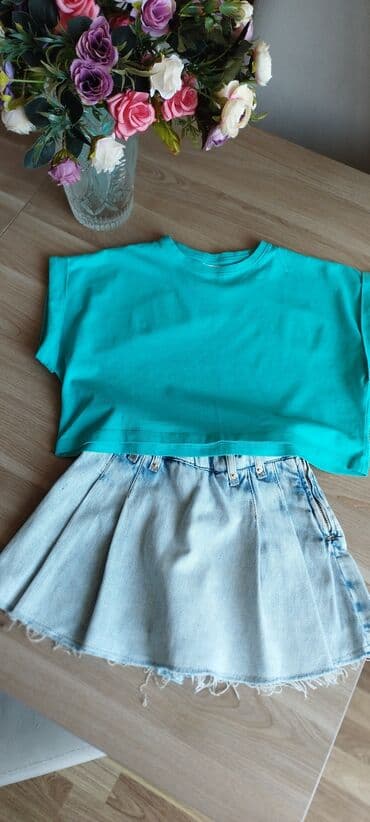 джинсовый костюм детский: Firuzəyi rəngdə, qısa qollu top və açıq mavi rəngdə, qısa cins şort — 1