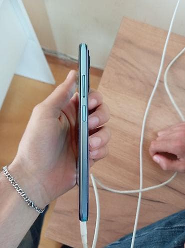 zimmer tv pult yukle: Məhsul: Smartfon (USB-C girişli, 3.5 mm qulaqcıq çıxışlı) Təsvir: - — 2
