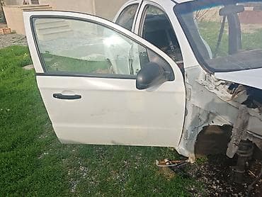 chevrolet sukan: Məhsul: Ağ rəngli sedan üçün ön sağ və arxa sağ qapılar (komplekt və — 2