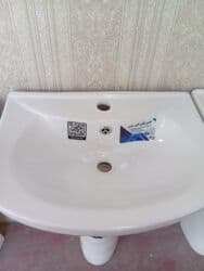 Çanaq üçün kranlar: Ayaqüstü lavabo dəstləri – pedestallı, kran üçün 1 deşikli, axıntı və — 8