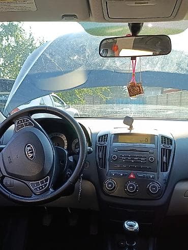 opel vektra a: Kia Ceed: 1.4 l | 2009 il Universal — 9