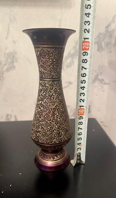 Bir vaza, Metal lalafo.az -da Bir vaza, Metal