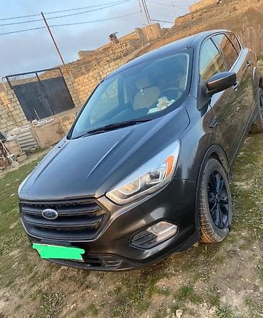 Ford Escape: 1.5 l | 2017 il 191000 km Krossover