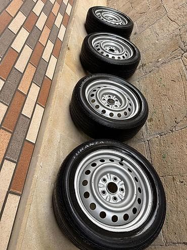 r15 disk teker: 4 ədəd komplekt təkər diski və şin Tayota karolla elantira bu modelere — 1