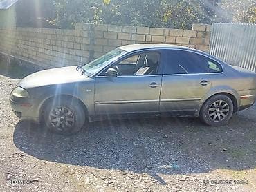 Volkswagen Passat: 1.8 l | 2001 il Sedan