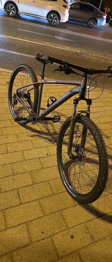 Velosiped ehtiyyat hissələri: Cube hardtail dağ velosipedi Texniki xüsusiyyətlər: - Yüngül və — 2