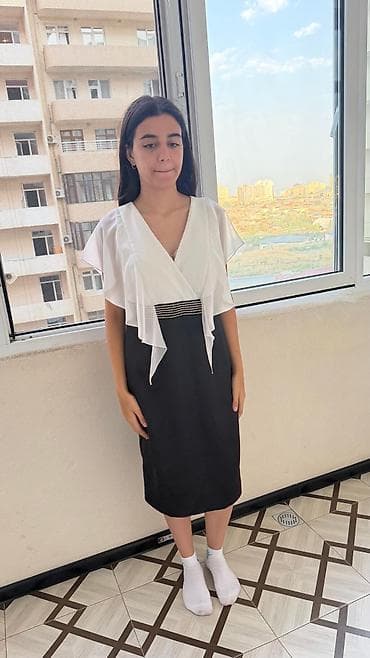 white: Qara-ağ zərif qadın donu - Dizə qədər uzunluq, qara ətək hissəsi və — 2