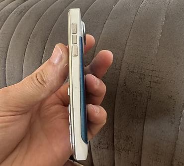 телефон флай e141 tv: Nokia E72, цвет - Серебристый, Кнопочный — 4