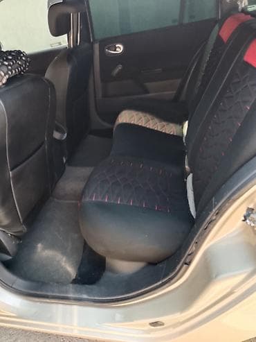 prius qapi: Renault Mégane (hekbek) – qızılı rəng Texniki və dizayn: - Kuzov: 5 — 4