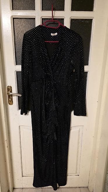 koja donlar: 1 defe toya geynilib. bedene oturan modeldir. xl olcu. metrolara 2 azn — 2