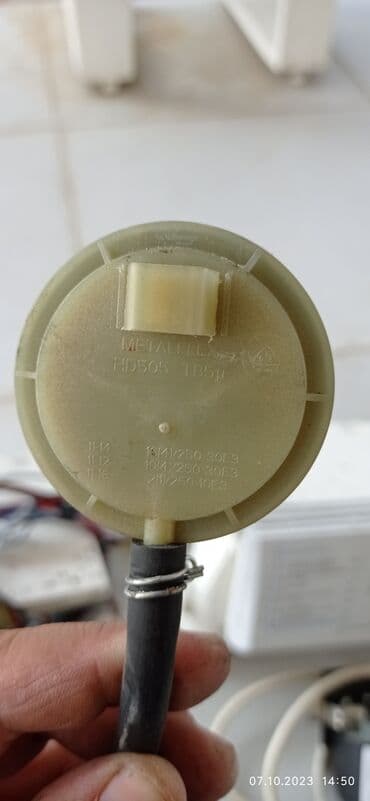 toxuma maşını: Paltaryuyan maşın Indesit, 5 kq, Ehtiyat hissələri kimi, Avtomat, Qurutmasız — 7