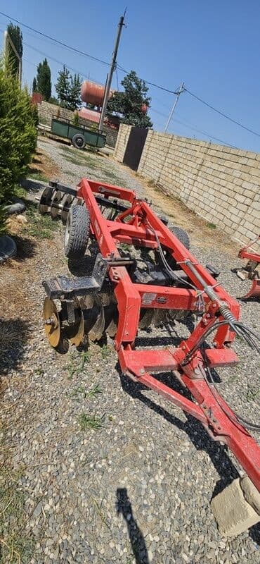 куплю трактор мтз 82 или 80 чуй: Lovol markalı bu mavi traktor kənd təsərrüfatı işləri üçün uyğundur — 8