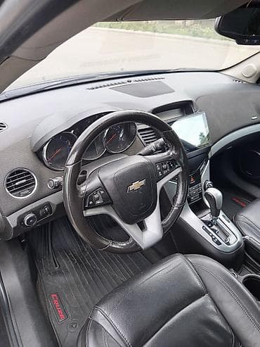 tesla model 3: Chevrolet Cruze: 1.4 l | 2015 il 263000 km Sedan — 10