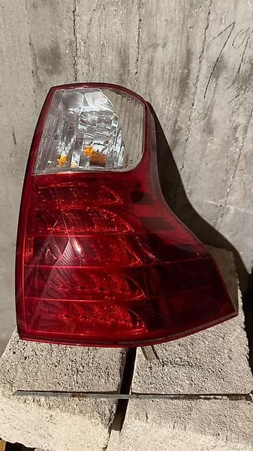 e34 stop: Toyota Land Cruiser Prado üçün arxa sağ stop‑lampa (tail light) — 4