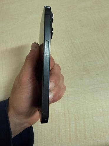 iphone se 2020 qiymeti: IPhone 15 Pro, 128 GB, Qara, Face ID — 4