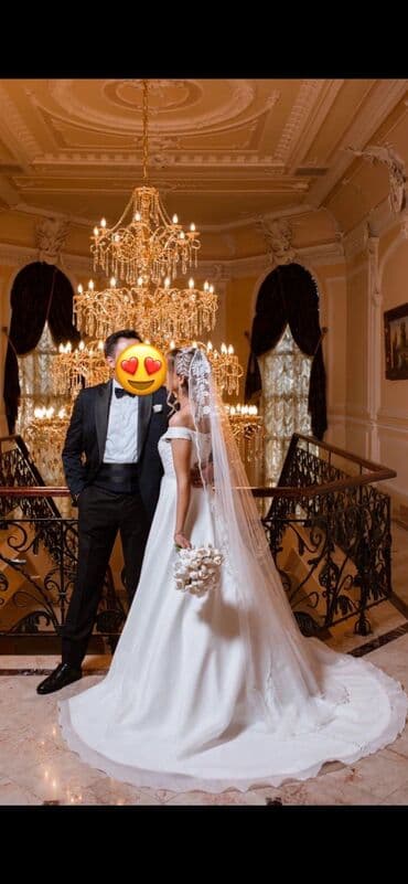 ağlar: Sherin en mehsur modelyerlerinden birinde hazirlanib üst parçasi en — 1