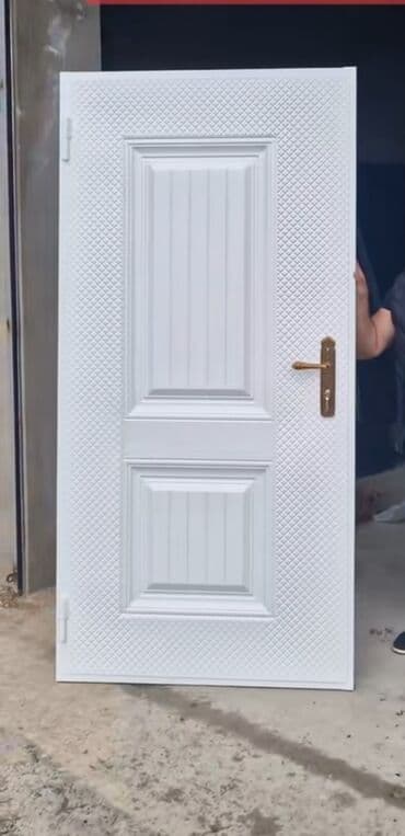 Məhsul: Dəmir giriş qapıları - Material: qalın metal/dəmir