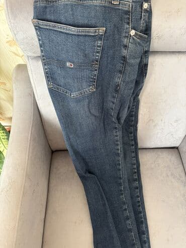 Kostyumlar: Cins şalvar, Tommy Hilfiger — 2