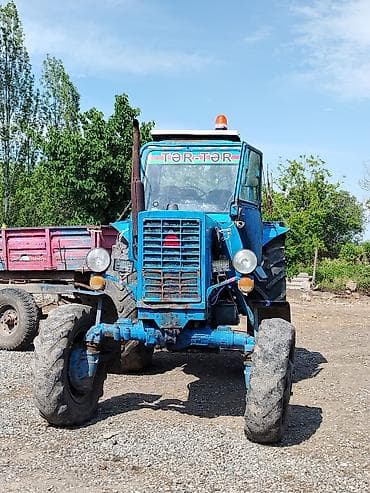 ev masin: Traktor MTZ-50 (mavi, kabinli) - Güclü dizel mühərrik, ön egzoz — 1