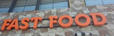 İşıqlı “FAST FOOD” fasad lövhəsi - Tip: Hərflərlə həcmi (3D) fasad