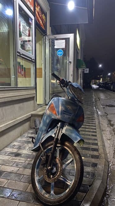 təkər 16 c: Skuter – şəhər içi gediş-gəliş üçün praktik və qənaətcil iki təkərli — 1